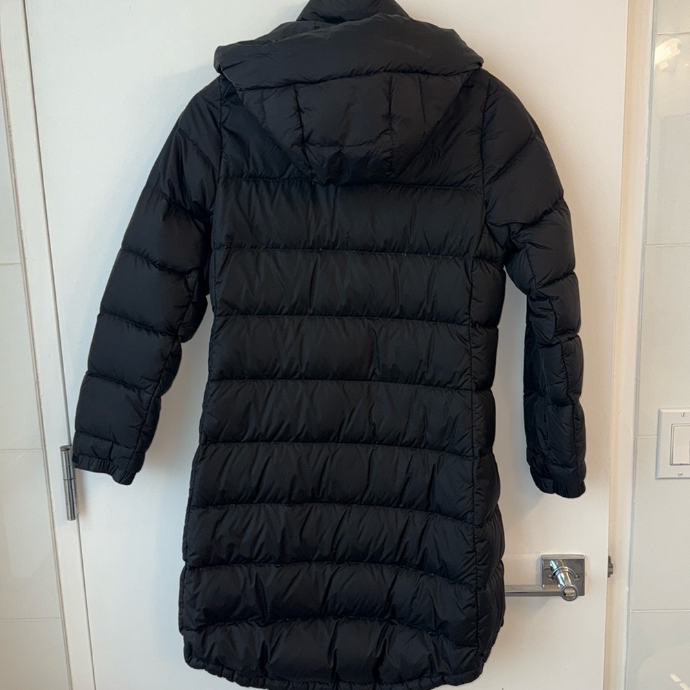 North Face Women's Down Parka - Picture 6 of 9